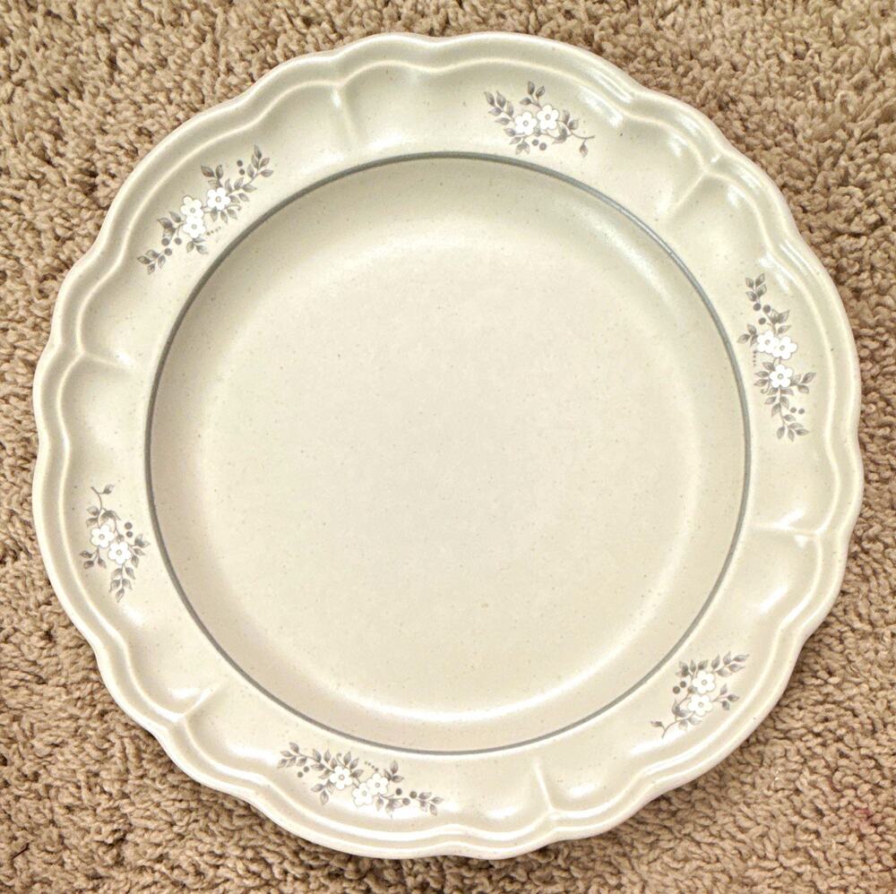 Pfaltzgraff Stoneware Heirloom Dinner Plate White/Gray set of 2